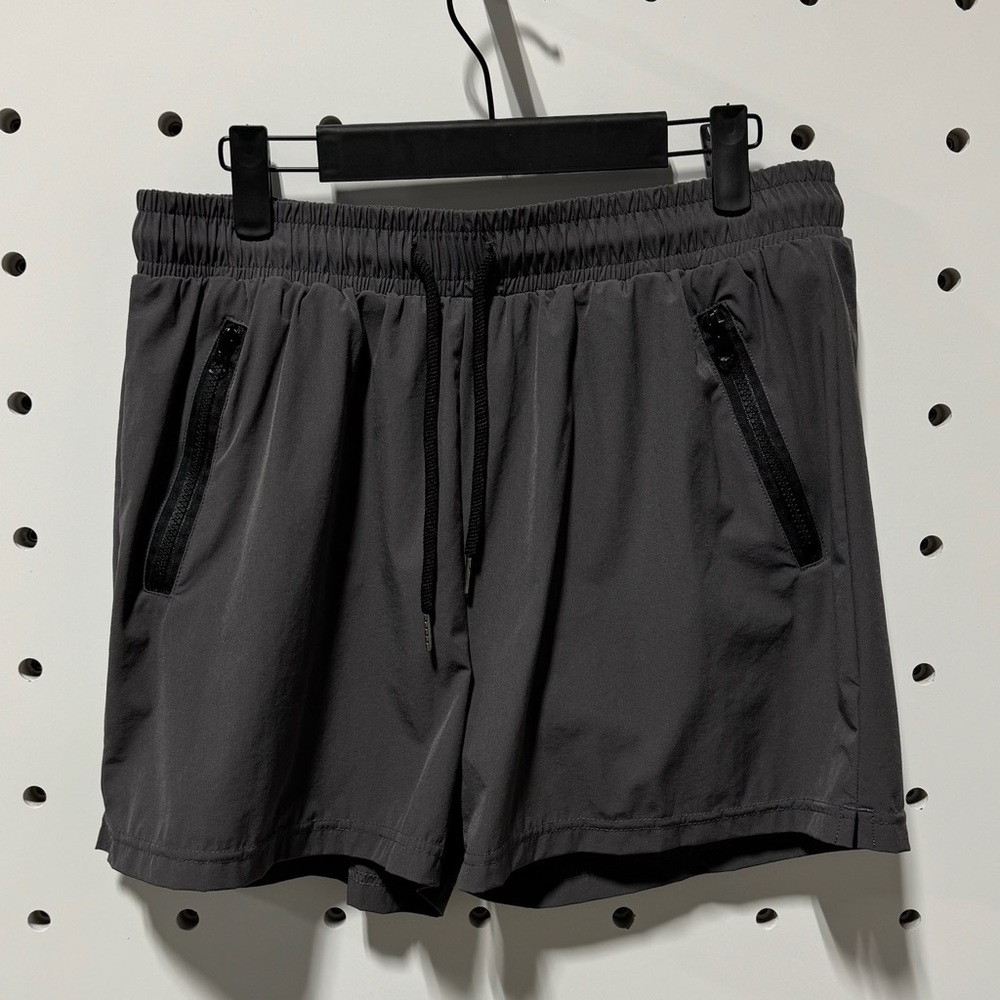 men’s shorts size large